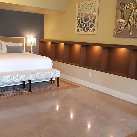 Teehouse Bed & Breakfast Уест Келоуна Екстериор снимка